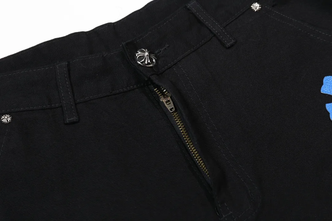 P290 model number: H653 chrome hearts Top Cow King F&F Limited to friends and family 1of1 Carhartt base version Jeans Three-dimensional version Loose and comfortable, not picky about body shape Look taller and slimmer Factory Seiko Original quality control Same style for men and women Can be matched with couples Versatile recommendation Must-have jeans for all seasons Hipsters have been disappointed From the quality selection of fabrics, the tailoring of details, and the matching of patterns are impeccable! The upper body is so handsome when worn...it can be easily worn by men, women and children! The craftsmanship is made of heavy-duty washed pure cotton denim fabric. After washing, it is soft and thick and looks very stylish when worn. Size: 28, 30, 32, 34, 36 (S-XXL) Color: black